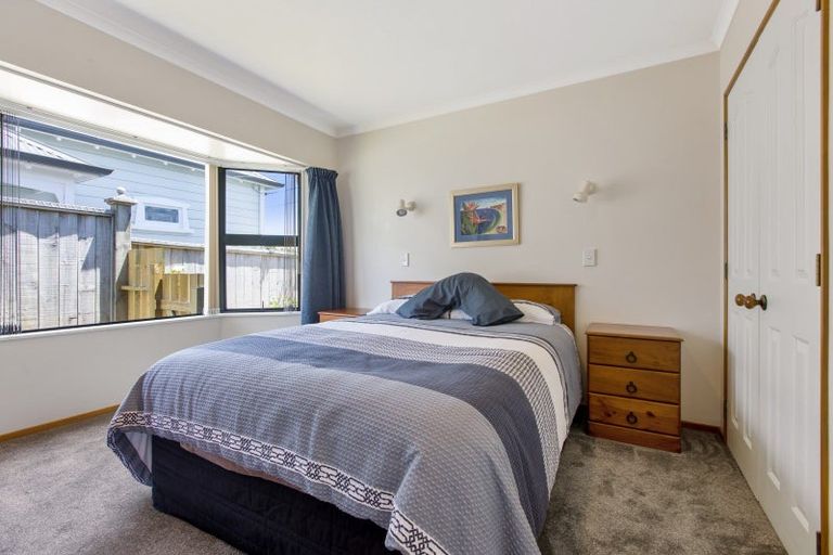 Photo of property in 18 Karamu Street, Te Atatu Peninsula, Auckland, 0610