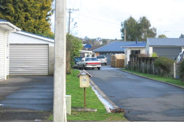 Photo of property in 16 Poaka Avenue, Dinsdale, Hamilton, 3204