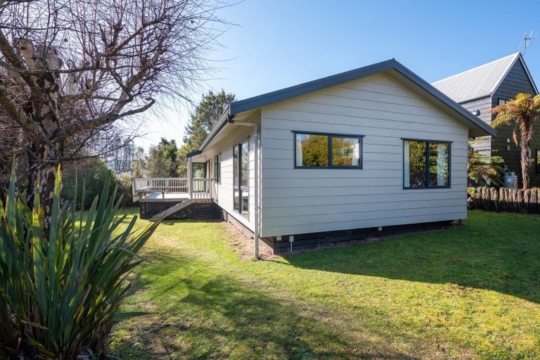 Photo of property in 58 Kinloch Road, Kinloch, Taupo, 3377
