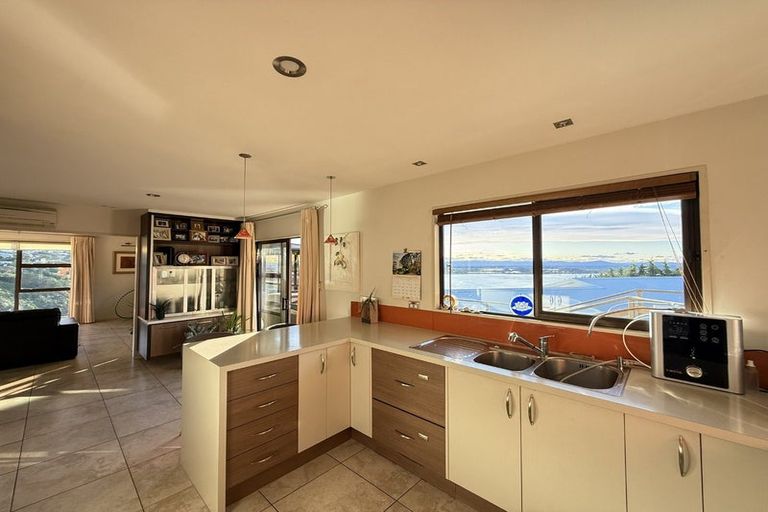 Photo of property in 1/56 Balmoral Lane, Redcliffs, Christchurch, 8081