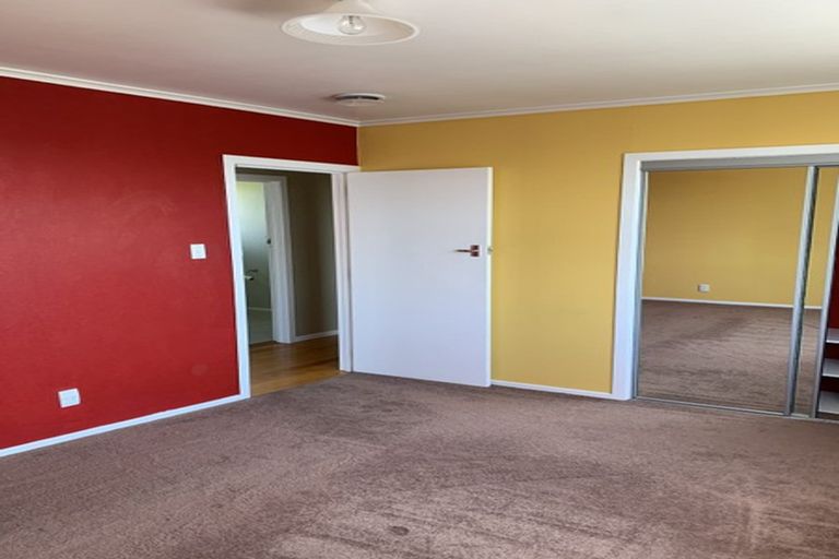 Photo of property in 1/28 Lyttelton Avenue, Forrest Hill, Auckland, 0620