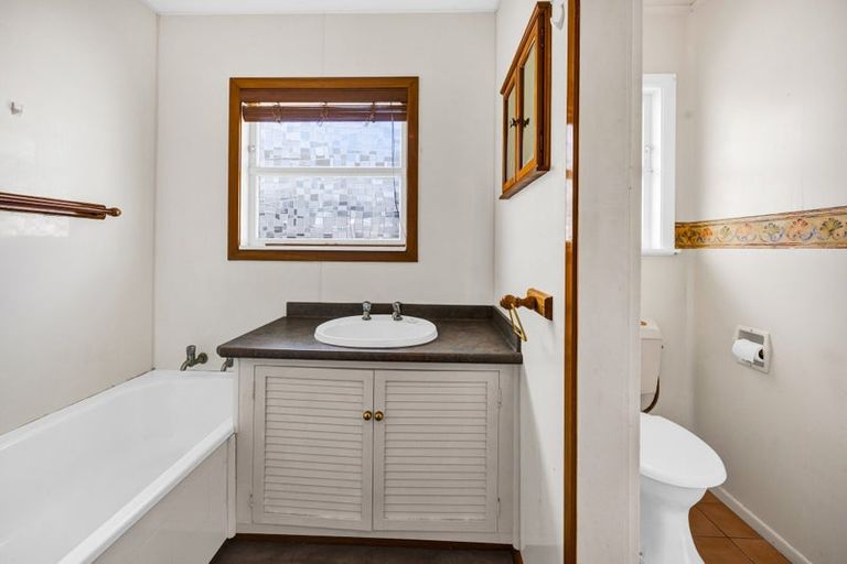 Photo of property in 25 Hunter Street, Hawera, 4610