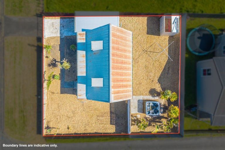 Photo of property in 15 Waitai Street, Castlecliff, Whanganui, 4501