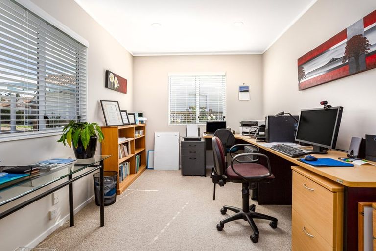 Photo of property in 7 Lakeside Villas, Whitby, Porirua, 5024