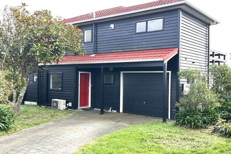 Photo of property in 5a Becker Way, Karori, Wellington, 6012