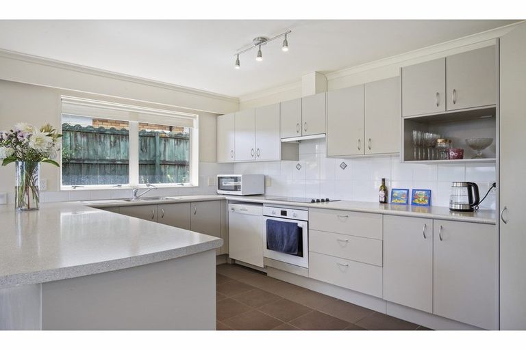 Photo of property in 20 Lime Crescent, Papakura, 2110