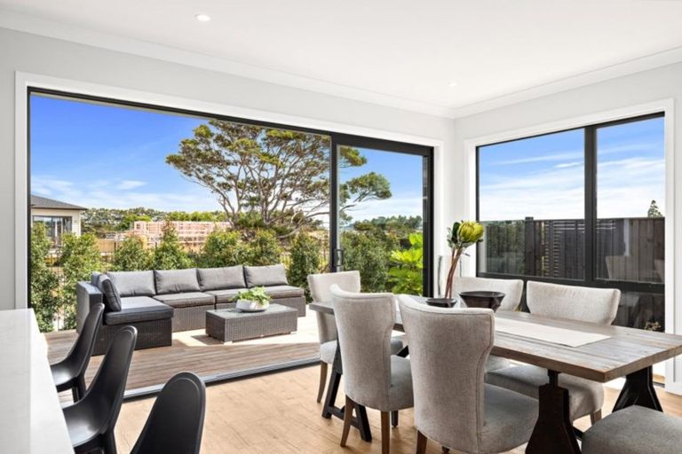 Photo of property in 4 Tai Crescent, Hobsonville, Auckland, 0616