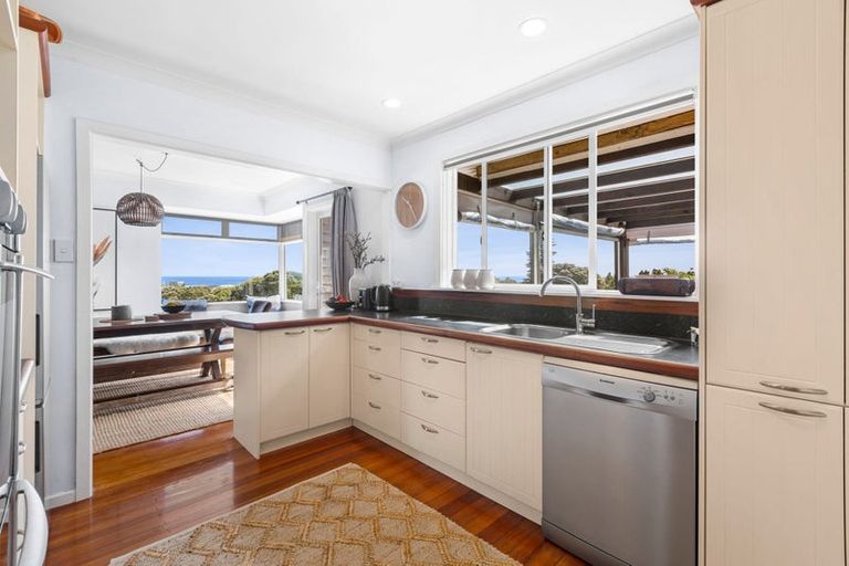 Photo of property in 50 Calvert Road, Lynmouth, New Plymouth, 4310