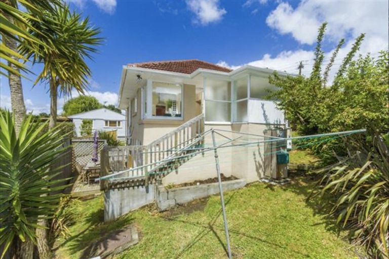 Photo of property in 14 Cassino Street, Bayswater, Auckland, 0622
