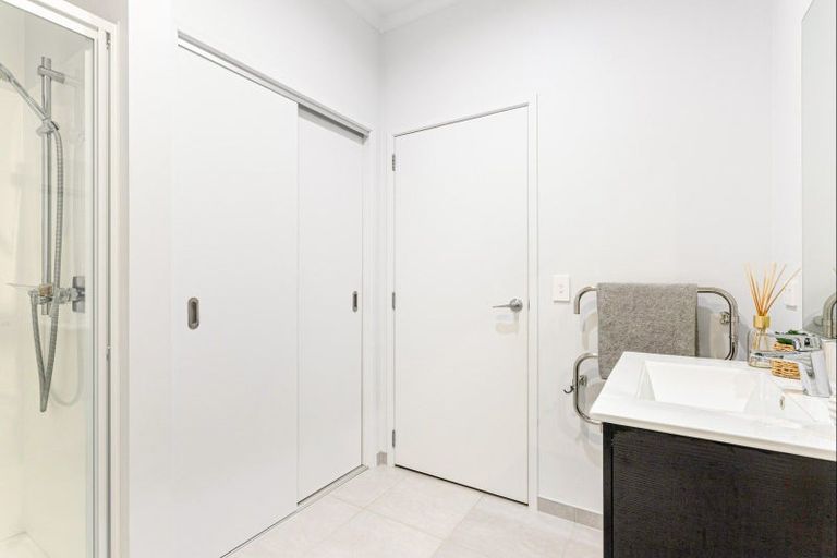 Photo of property in 2 Sacred Kingfisher Road, Hobsonville, Auckland, 0616