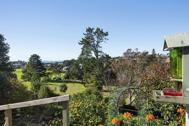 Photo of property in 2/178 Stapleford Crescent, Browns Bay, Auckland, 0630