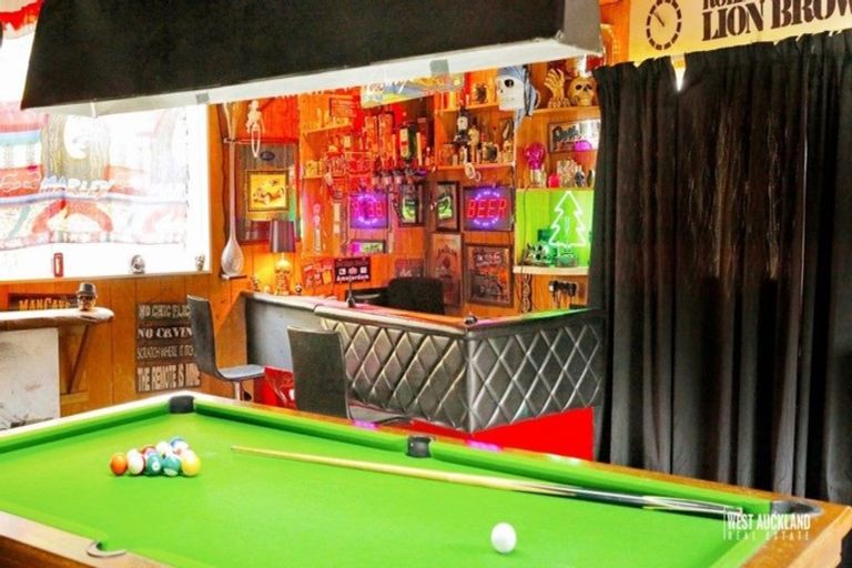 Photo of property in 2/76 Kaurilands Road, Titirangi, Auckland, 0604