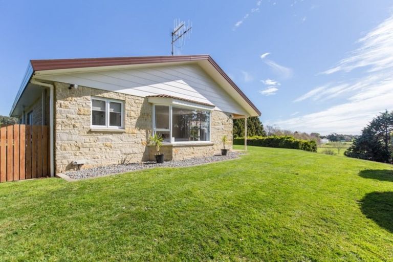 Photo of property in 72 Fairfield Road, Levin, 5510