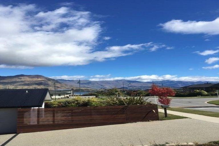 Photo of property in 34 Minaret Ridge, Wanaka, 9305