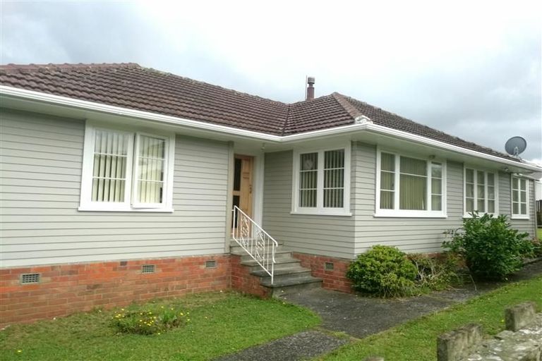Photo of property in 11 Strid Road, Te Atatu South, Auckland, 0610