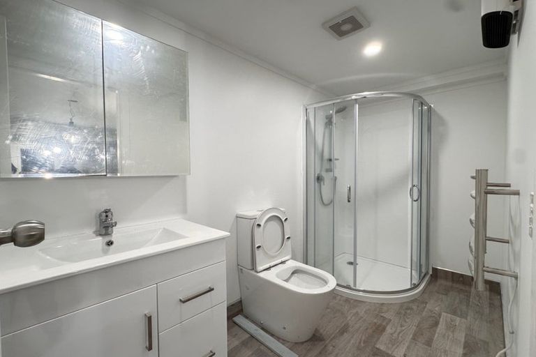 Photo of property in 135 Ruskin Road, Newlands, Wellington, 6037