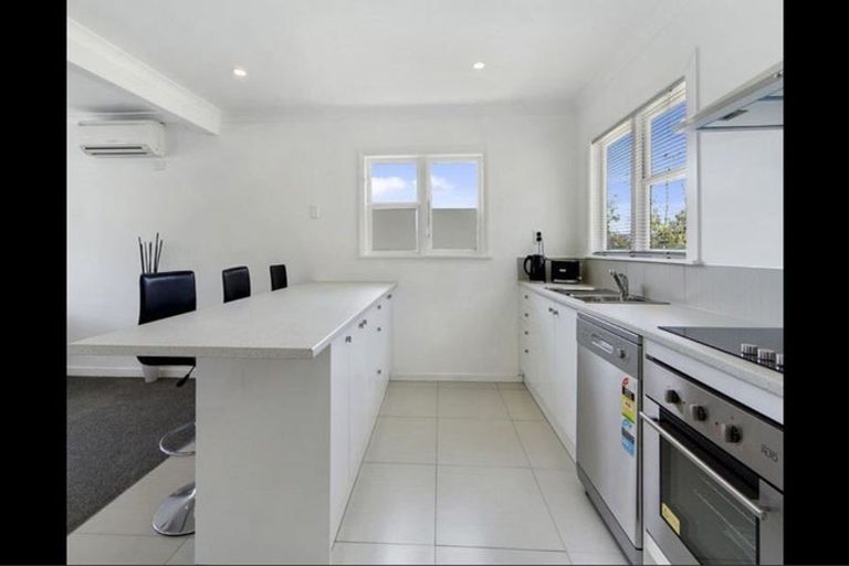 Photo of property in 11 Derby Place, Cannons Creek, Porirua, 5024