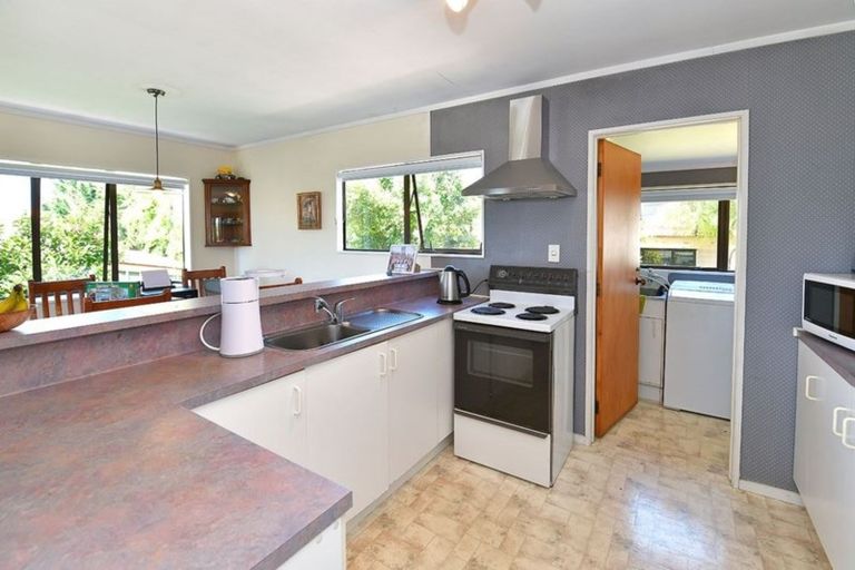 Photo of property in 23b Holiday Road, Stanmore Bay, Whangaparaoa, 0932
