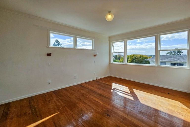 Photo of property in 2/12 Hamilton Place, Glenfield, Auckland, 0629