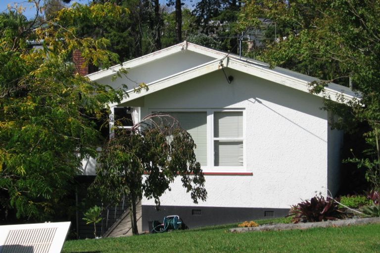 Photo of property in 6 Earl Road, Titirangi, Auckland, 0604