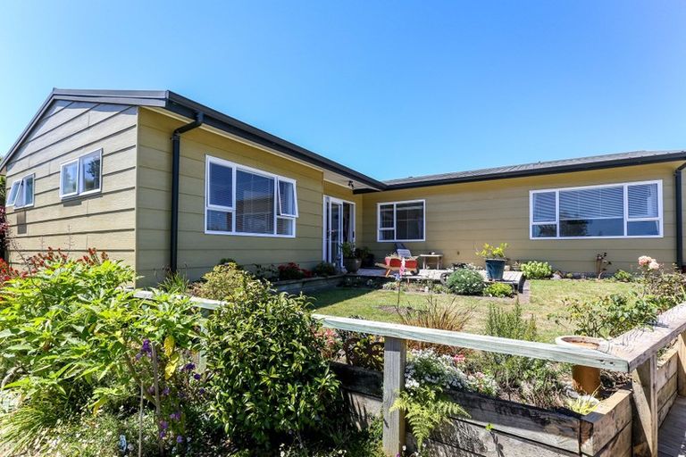 Photo of property in 11 Puketotara Street, Highlands Park, New Plymouth, 4312