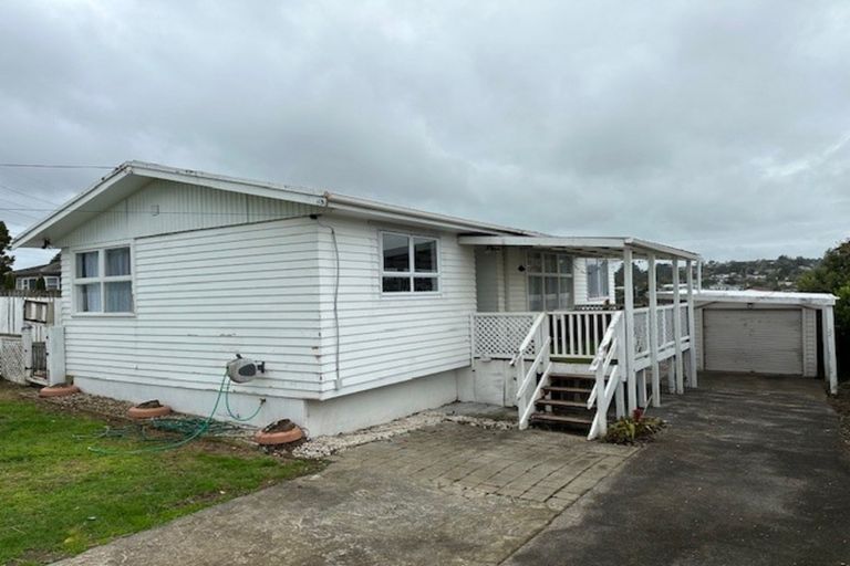 Photo of property in 33 Lincoln Park Avenue, Massey, Auckland, 0614