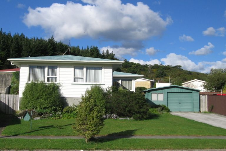 Photo of property in 10 Mataura Grove, Wainuiomata, Lower Hutt, 5014