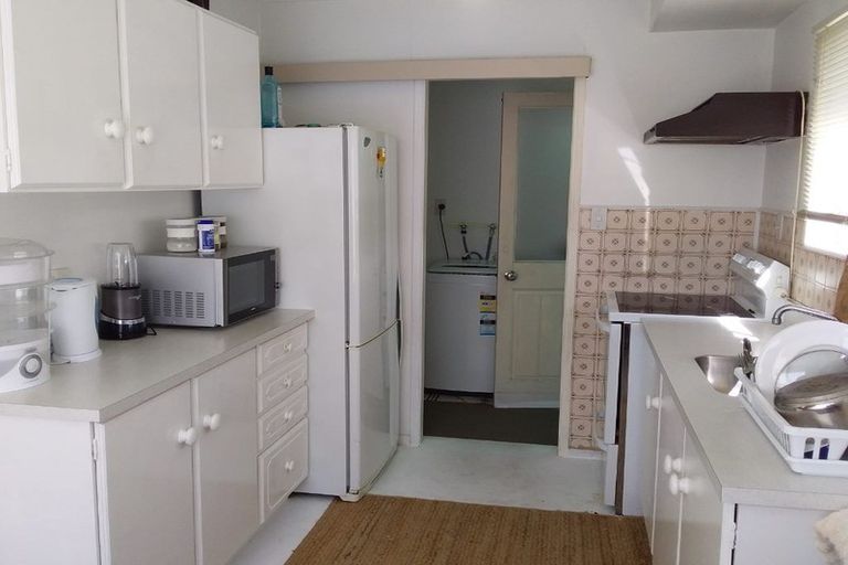 Photo of property in 4/1 Kahika Road, Birkdale, Auckland, 0626