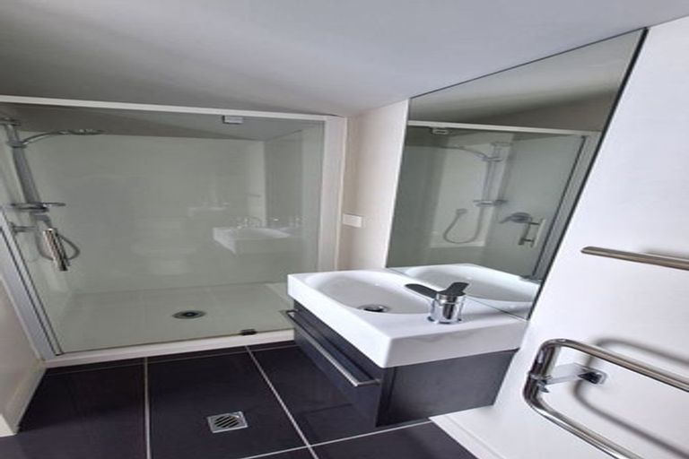 Photo of property in 2u9 Stone Street, Miramar, Wellington, 6022