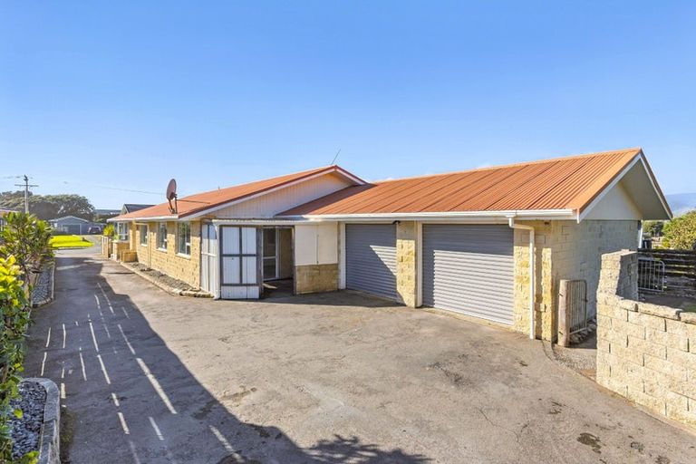 Photo of property in 5 Karaka Street, Otaki Beach, Otaki, 5512