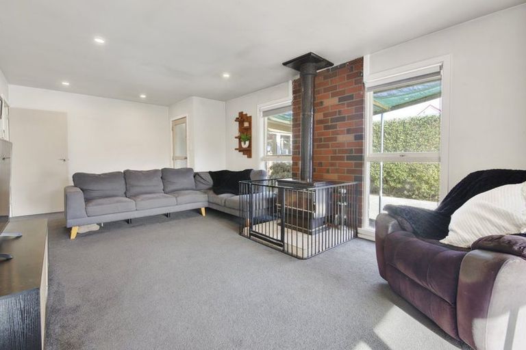 Photo of property in 24 Woodend Road, Woodend, 7610