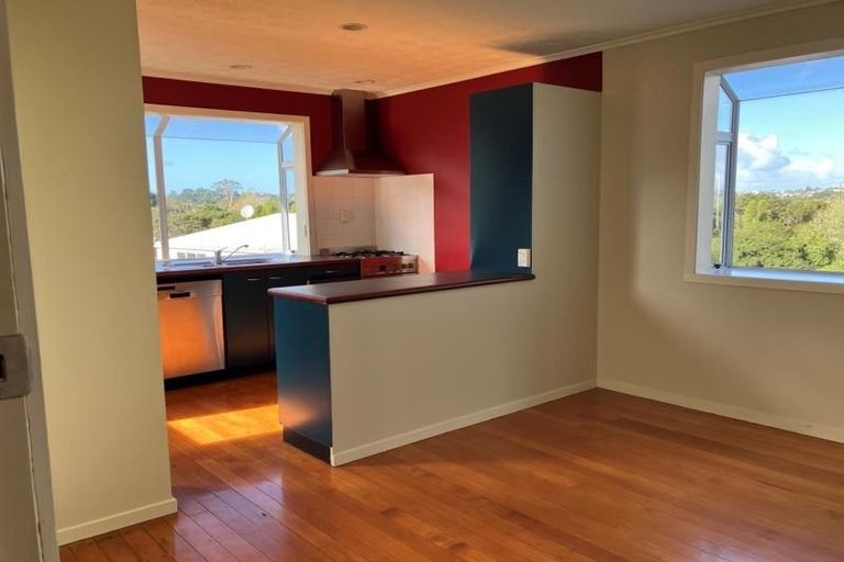 Photo of property in 42 Valley View Road, Glenfield, Auckland, 0629