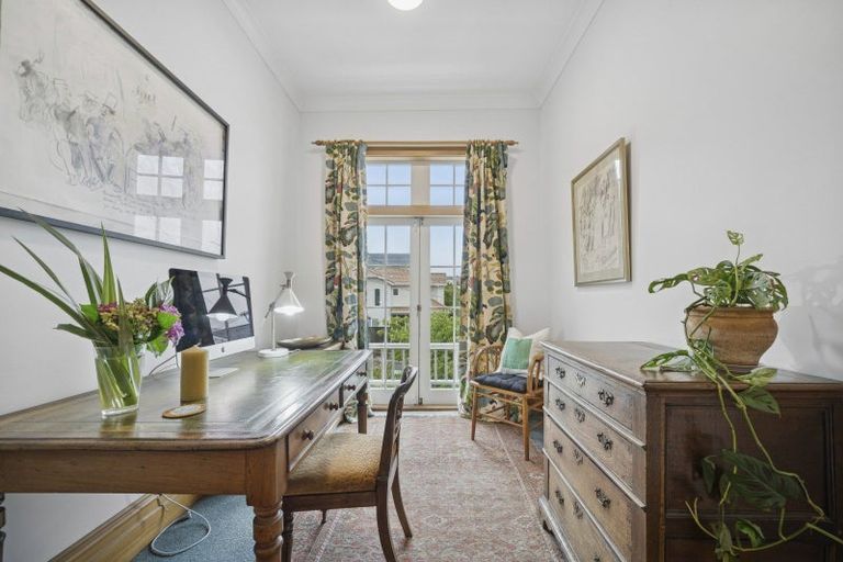Photo of property in 17 Park Street, Thorndon, Wellington, 6011