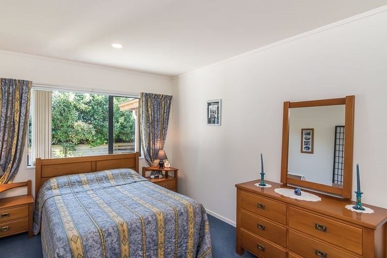 Photo of property in 12 San Priamo Place, Paraparaumu Beach, Paraparaumu, 5032