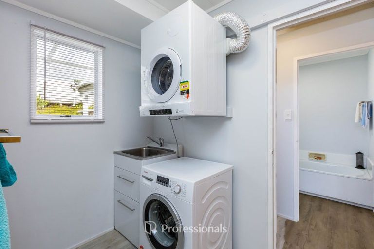 Photo of property in 17 Beryl Grove, Birchville, Upper Hutt, 5018