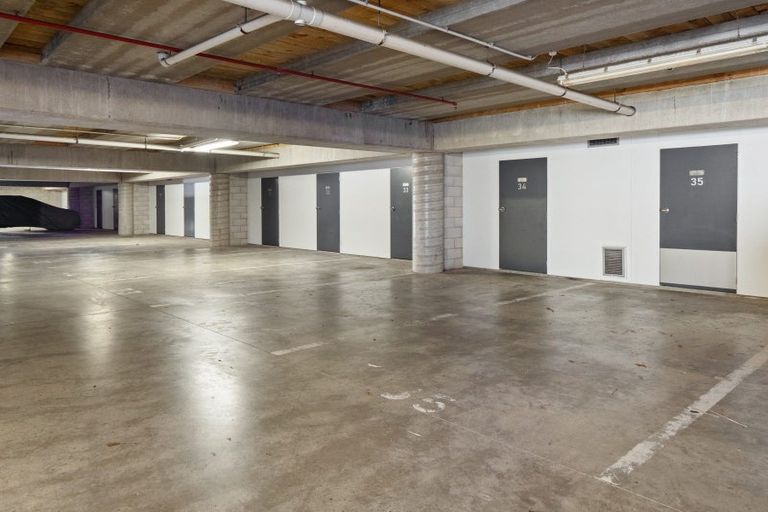 Photo of property in 204/136 Marine Parade, Mount Maunganui, 3116