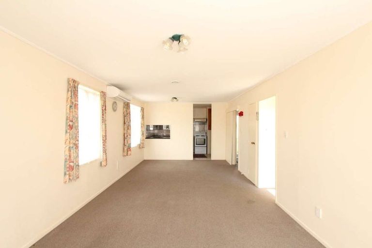 Photo of property in 1/69 Luanda Drive, Ranui, Auckland, 0612