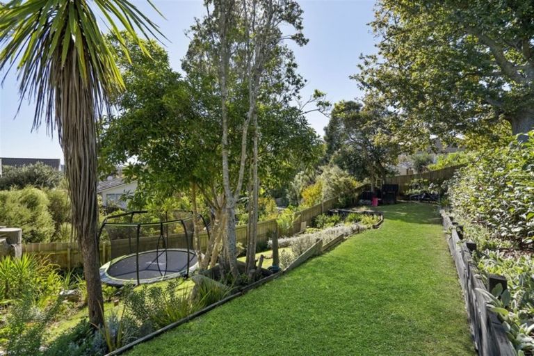 Photo of property in 3 Catrina Avenue, Birkenhead, Auckland, 0626