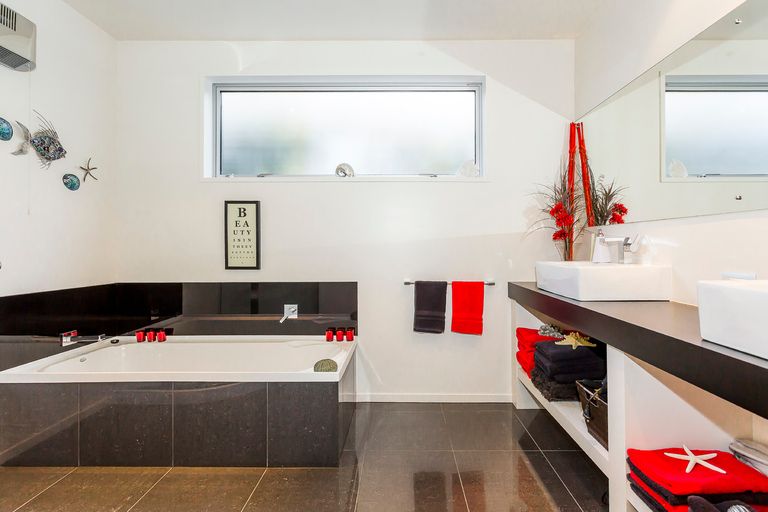 Photo of property in 30 Irwin Logan Drive, Mosgiel, 9024