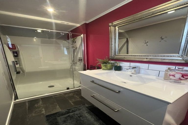 Photo of property in 40 Beaumaris Crescent, Ascot Park, Porirua, 5024