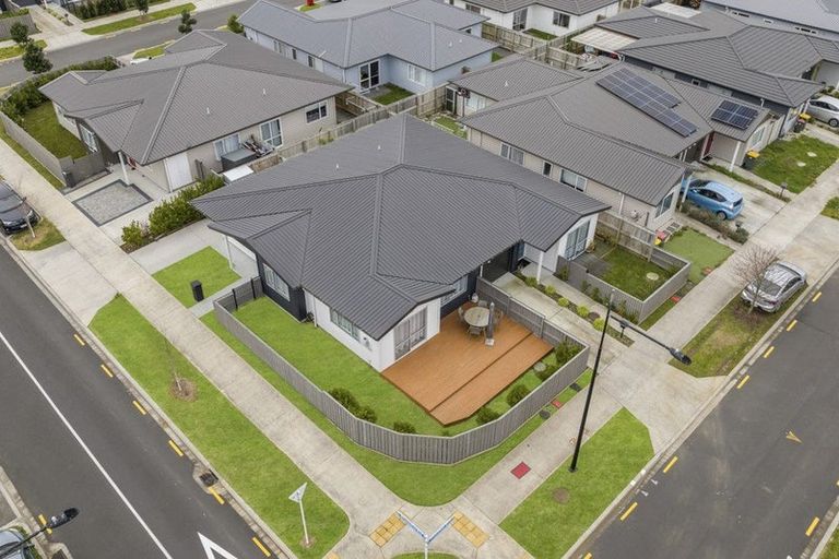 Photo of property in 21 Whareatua Avenue, Takanini, 2112