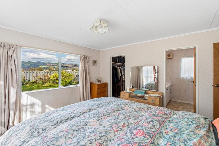 Photo of property in 10 Aitchison Place, Levin, 5510