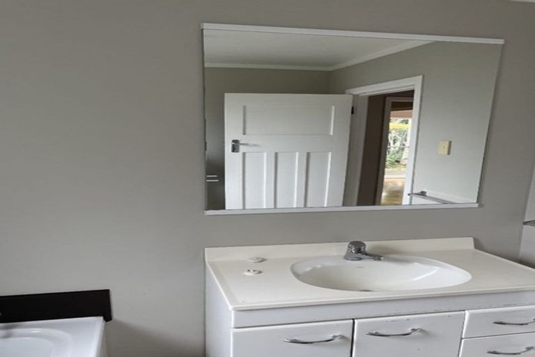 Photo of property in 1/8 Kelvin Road, Papakura, 2110