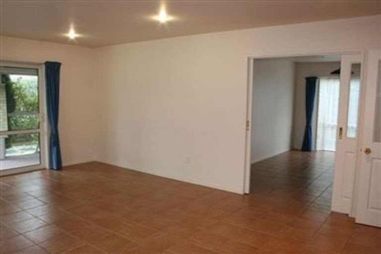 Photo of property in 4a Roche Avenue, Upper Riccarton, Christchurch, 8041