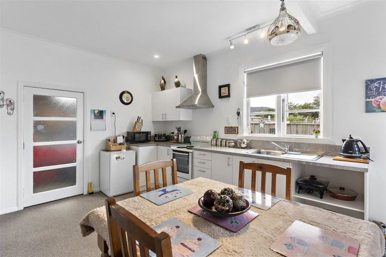 Photo of property in 12 Daniell Street, Featherston, 5710