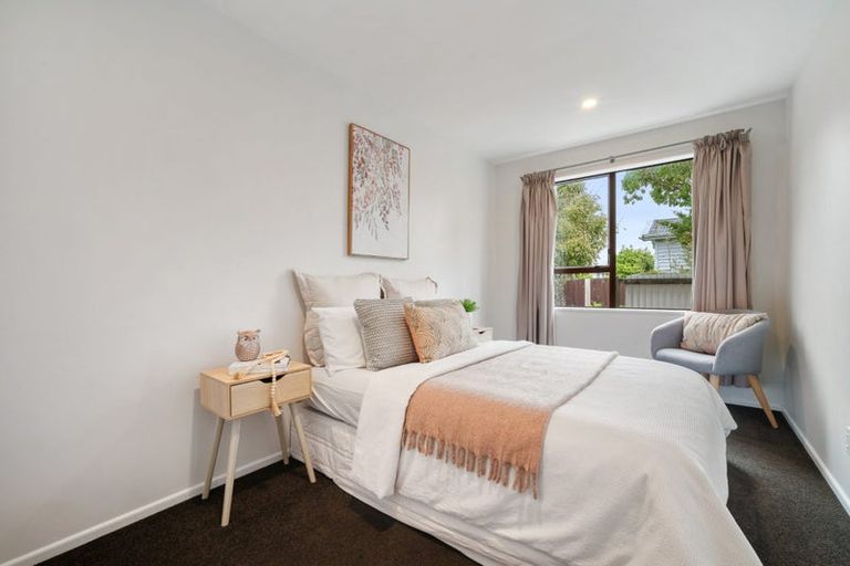 Photo of property in 32 Prestons Road, Redwood, Christchurch, 8051