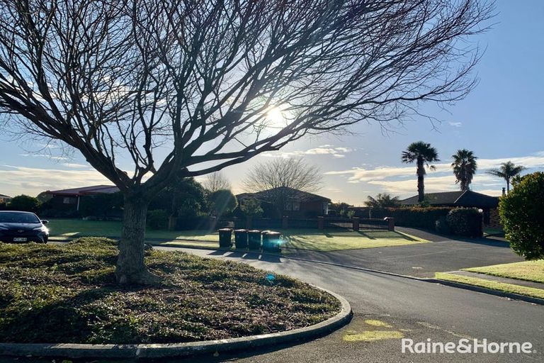 Photo of property in 18 Claridge Place, Mount Maunganui, 3116