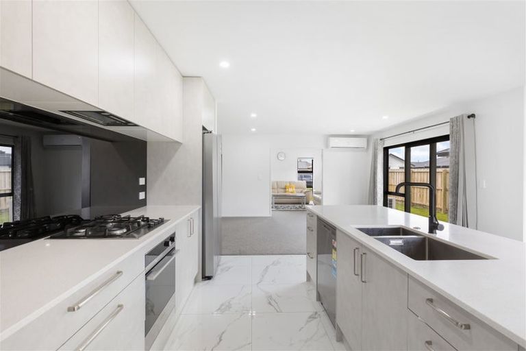 Photo of property in 23 Clonbunny Close, Rolleston, 7614