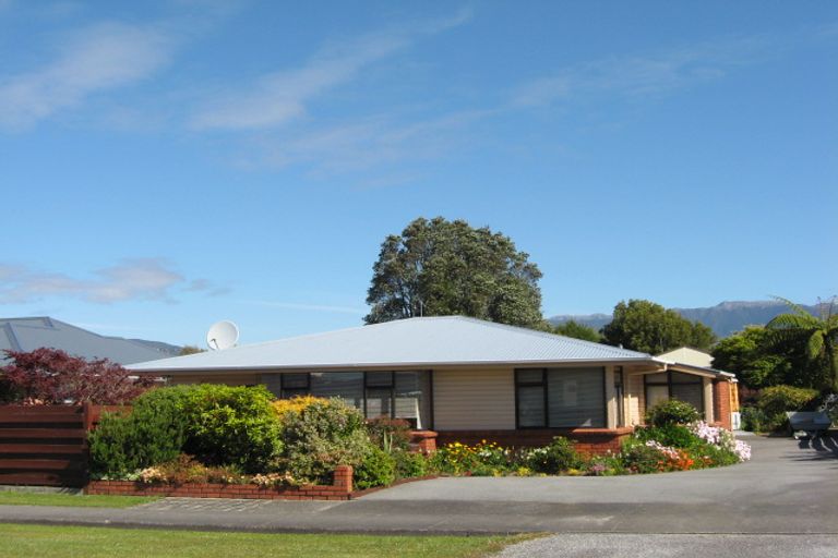 Photo of property in 48 Wakefield Street, Westport, 7825
