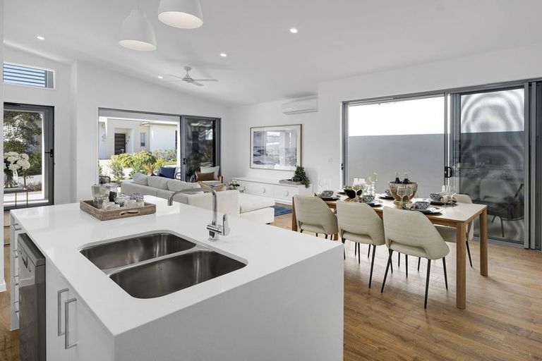 Photo of property in 51 Booker Drive, Tuakau, 2121